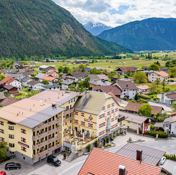 Ausblick auf Tarrenz von oben