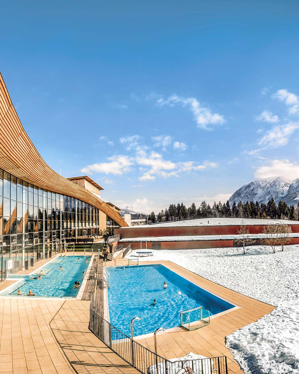 Grimming Therme von außen im Winter